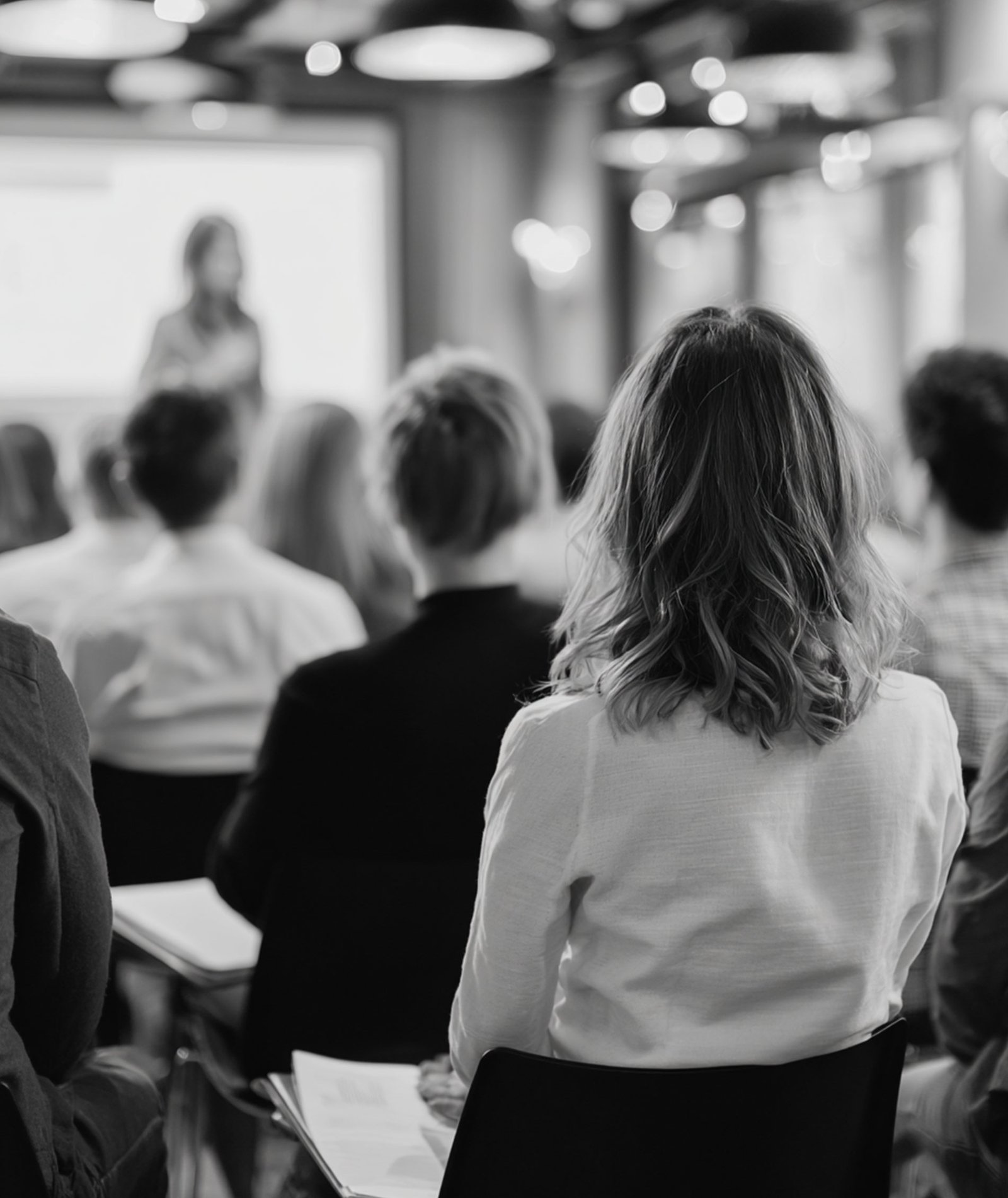Capacitación con base en ciencias sociales.